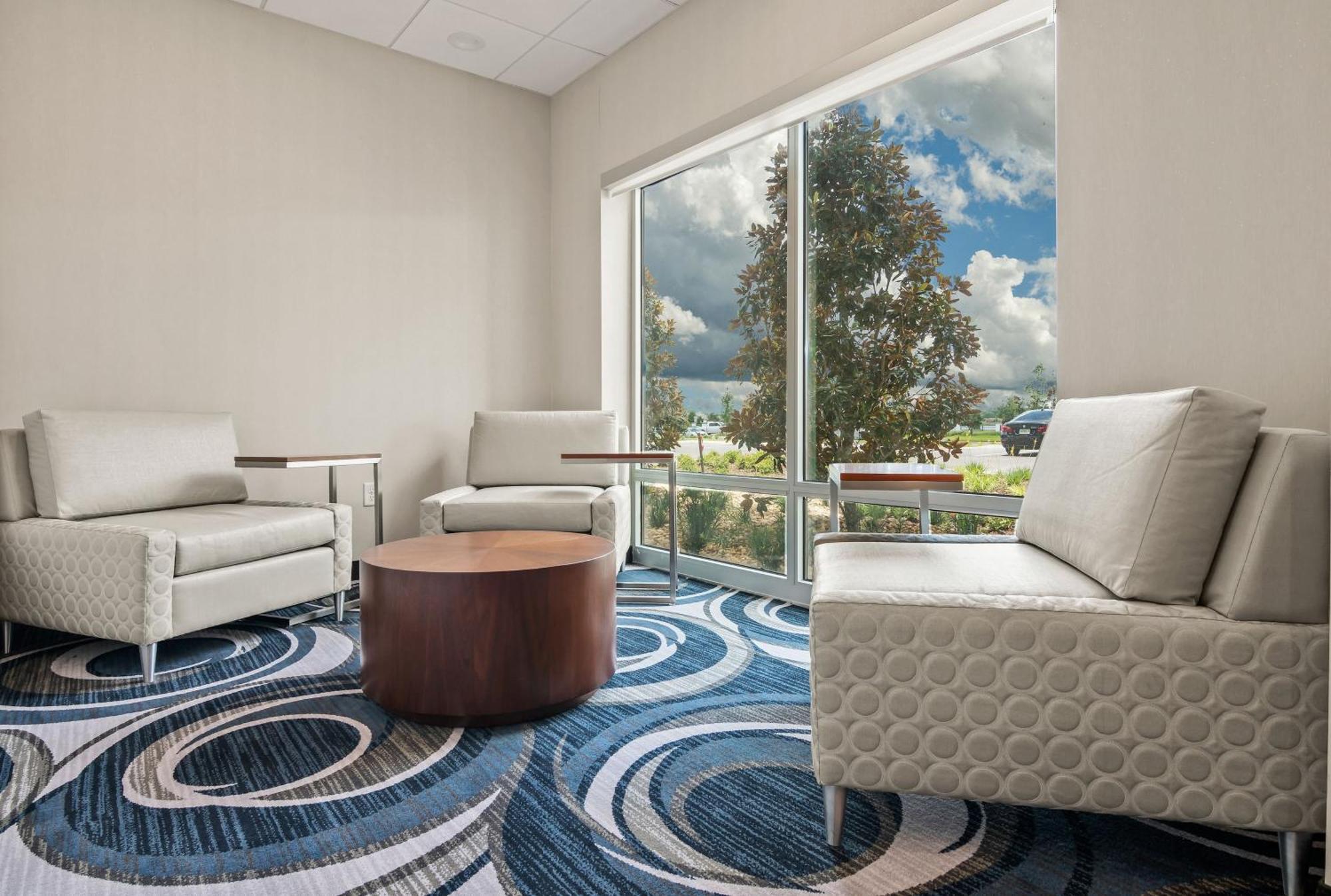 Hotel Express&suites Orlando- Buena Vista, An Ihg 3*