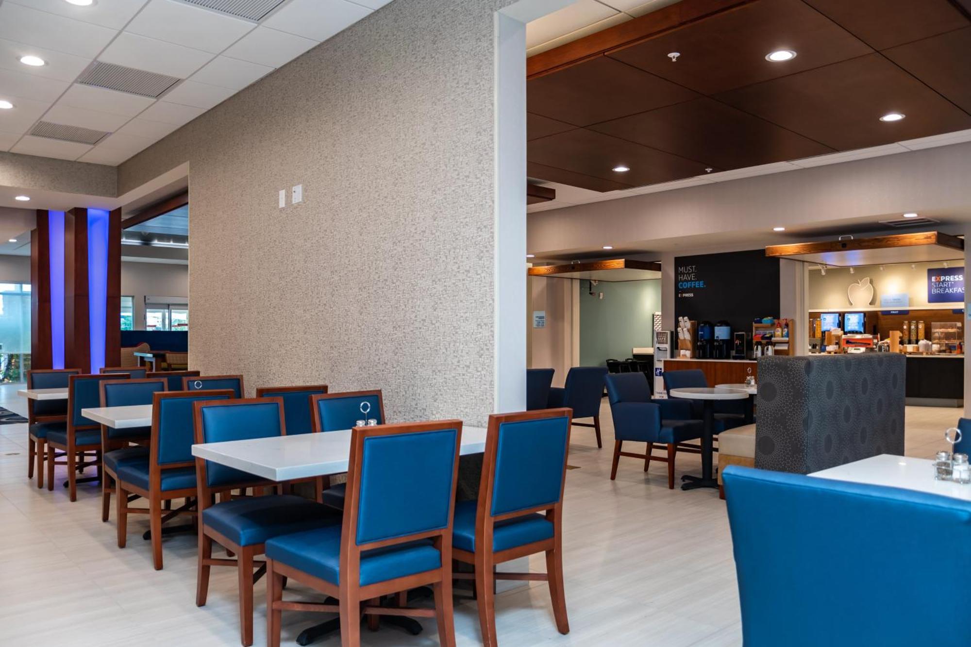Express&suites Orlando- Buena Vista, An Ihg Lake Buena Vista