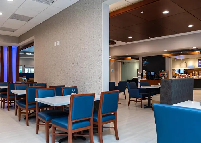 Holiday Inn Express & Suites Orlando- Lake Buena Vista By Ihg