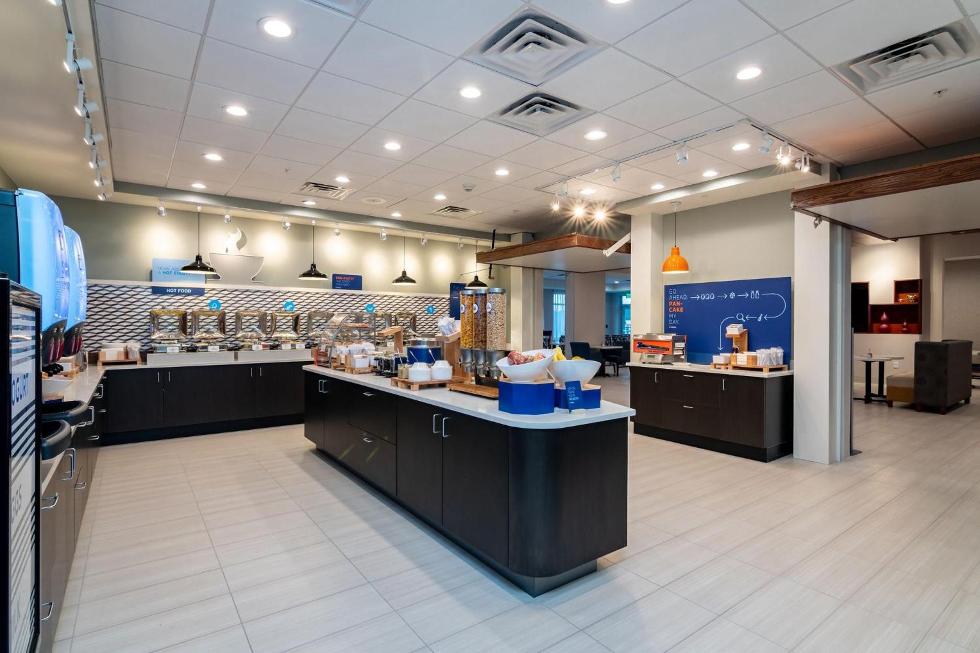 Express & Orlando- Buena Vista By Ihg Hotel Lake Buena Vista