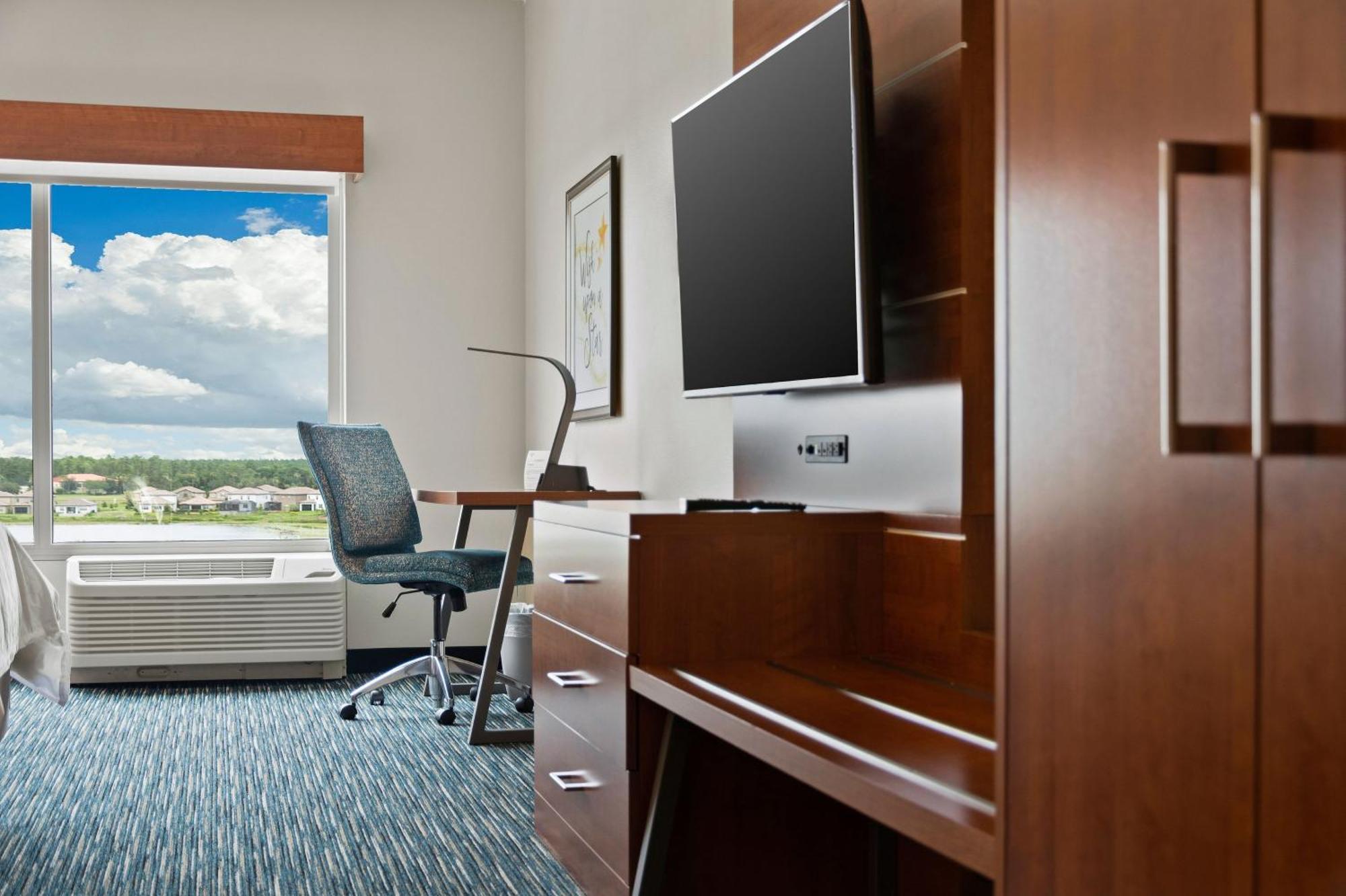 Hotel Express & Orlando- Buena Vista By Ihg Lake Buena Vista